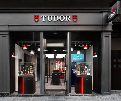 ‭Tudor Boutique Ben Bridge‬ 